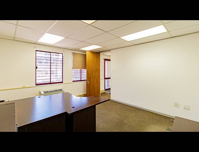 154M² OFFICE TO LET IN FERNDALE